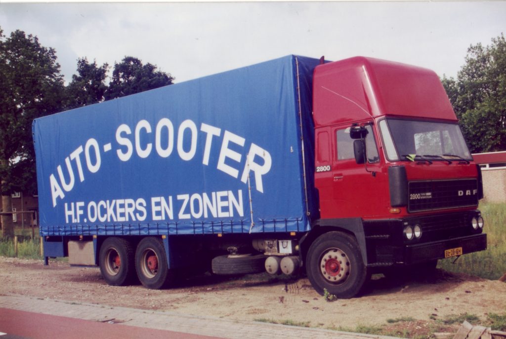 Ockers-Zn-H.F.-Wijchen-autoscooter-1995-juli-Epe-DAF-FAR-3300-DKX-1024x687